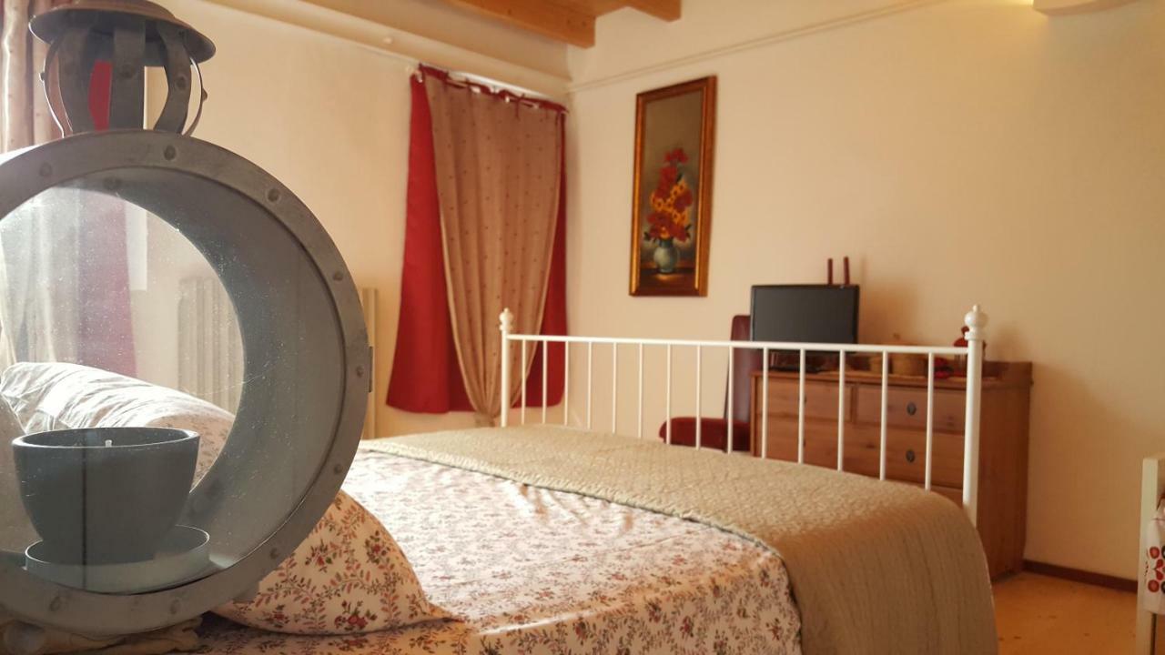 Casa Di Arianna Apartment Ferrara Bagian luar foto