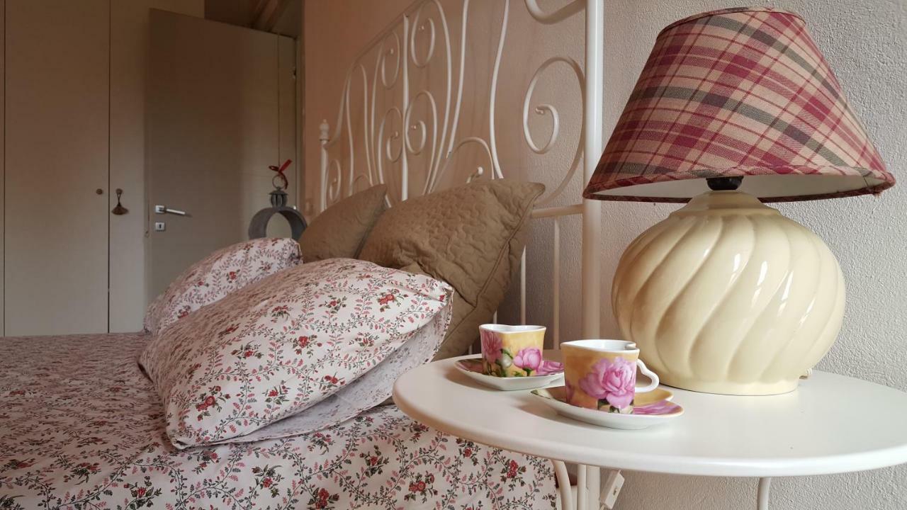 Casa Di Arianna Apartment Ferrara Bagian luar foto